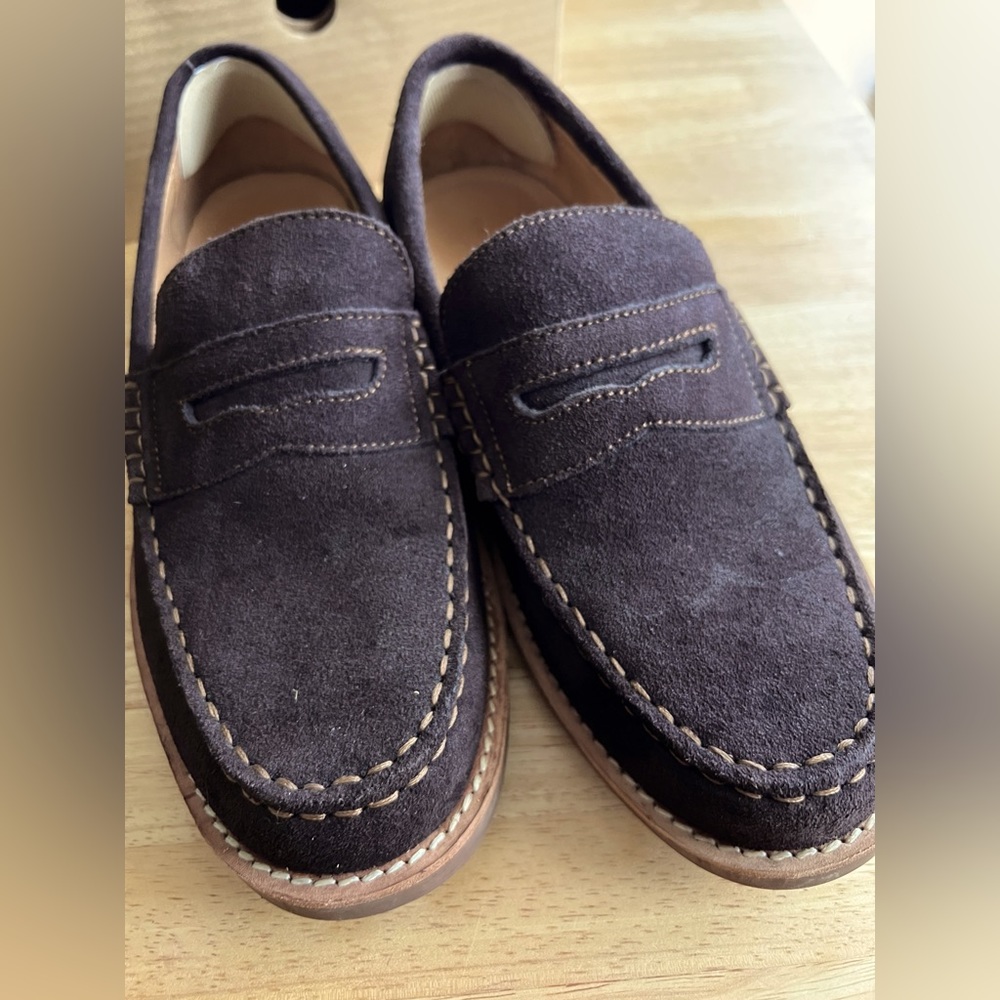Lands Ends Men’s suede penny loafers